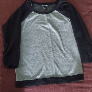 Medium sleeve sweater